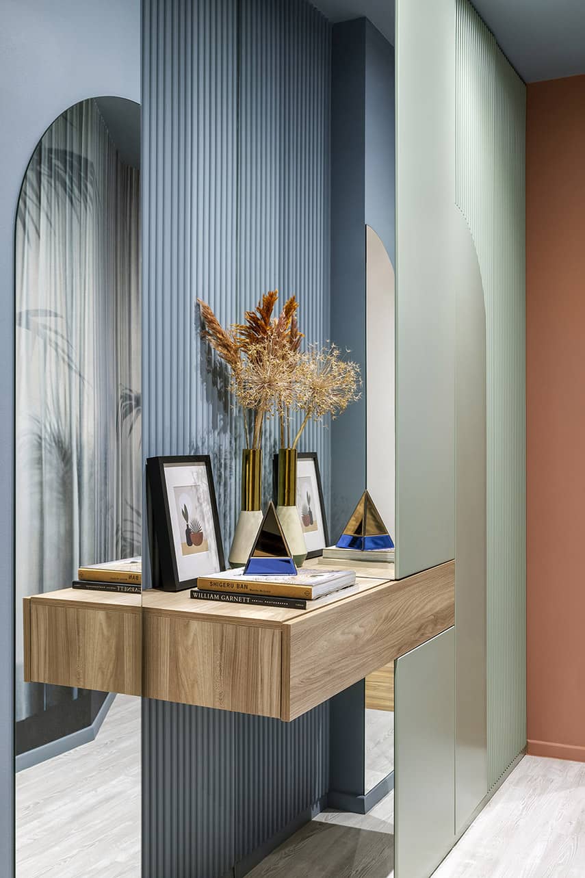 The material and the colour of a mini-apartment in Milan