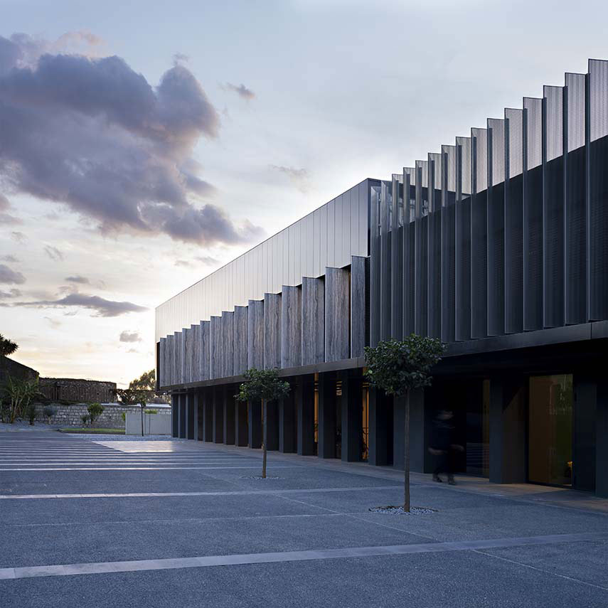 Headquarters Capua1880: landmark of a regenerative transformation