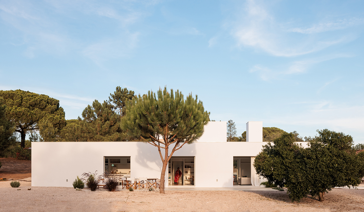 150 Melides: una residencia contemporánea entre naturaleza y diseño funcional