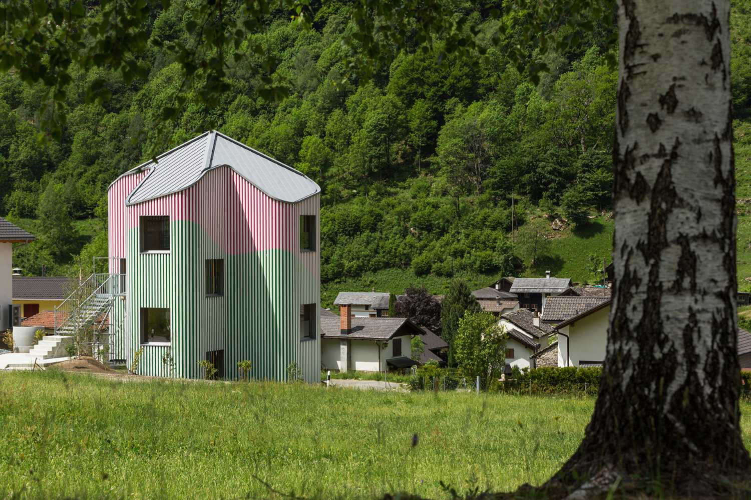 Vivienda concebida como una escultura viviente. Una obra en los límites entre el arte y la arquitectura