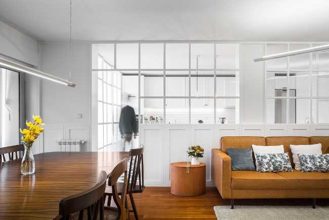 Revised internal structure of a flat. Increased visual communication between rooms