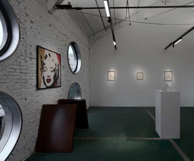 Yes Art Warehouse. Caratteristico studio d'arte prende il posto di un vecchio edificio industriale