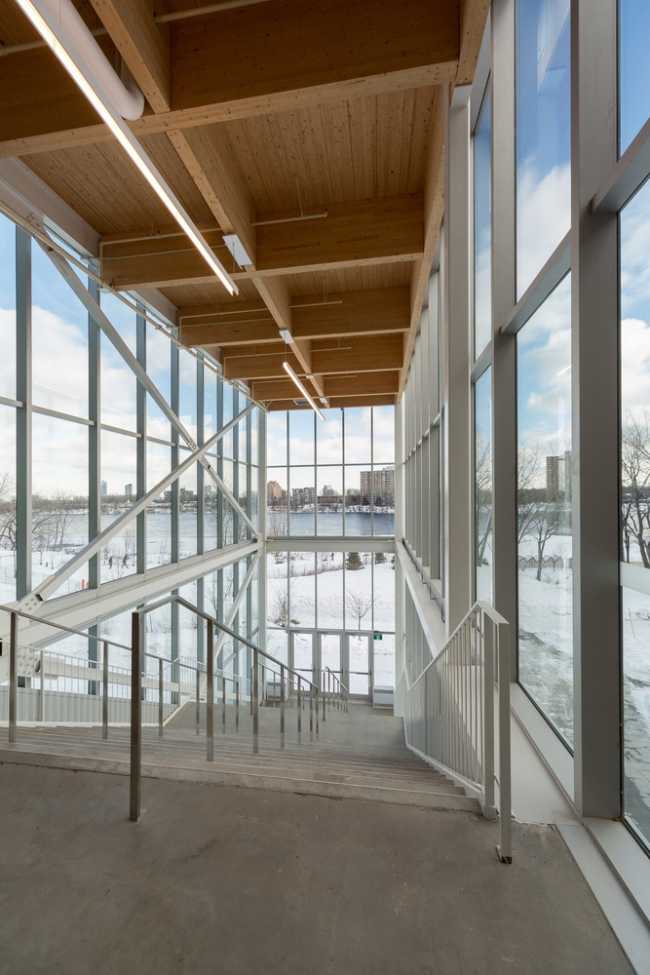 Ancient meets modern. Comparing architectures in the expansion of an auditorium