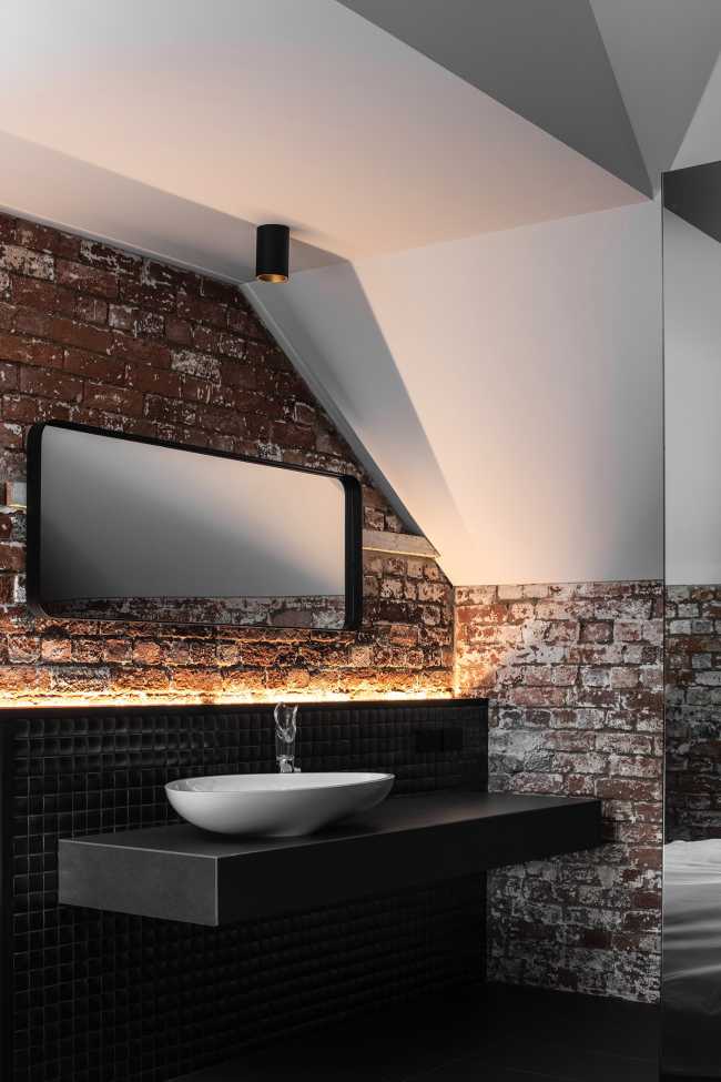 Symmons Plains Homestead: austere Georgian heritage grappling with a renovation shaped by modern trends