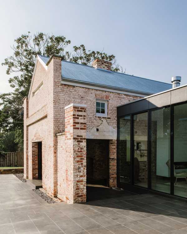 Symmons Plains Homestead: austere Georgian heritage grappling with a renovation shaped by modern trends