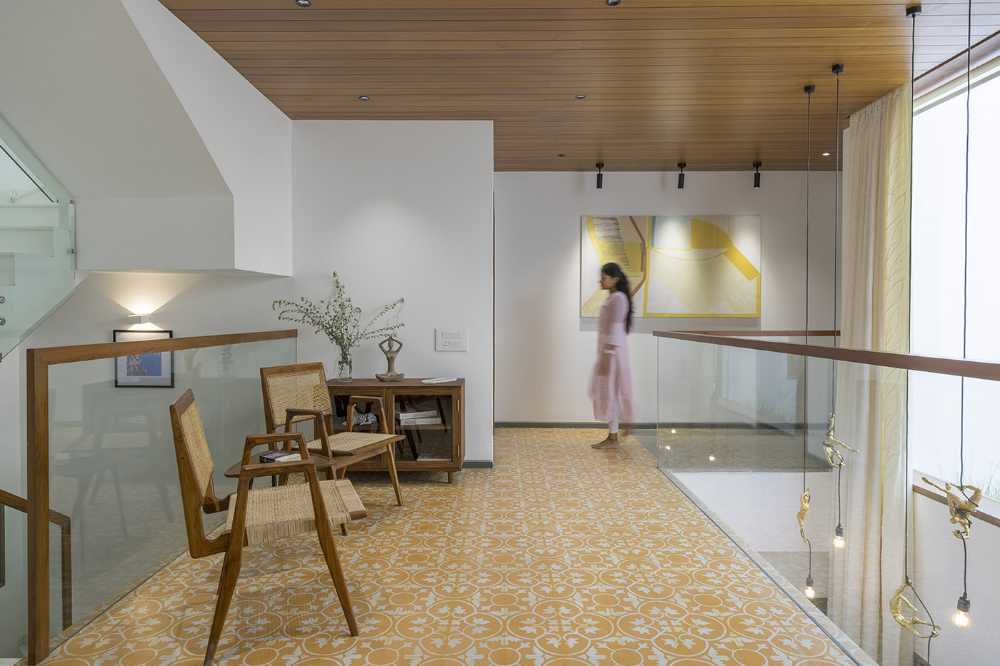 The space that embraces nature and the whole family: Courtyard House