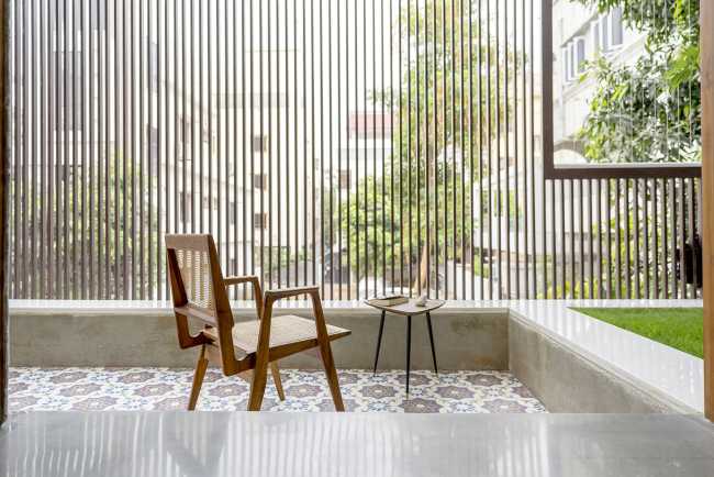 The space that embraces nature and the whole family: Courtyard House