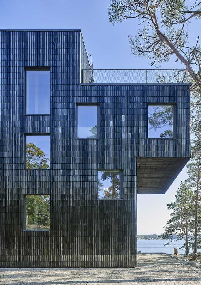 Villa Sagalid, the villa with ceramic walls that look as if they were painted by hand