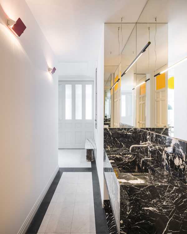 A house narrates the life of a globetrotter: amid historic charm and new design, the M.R. House in the heart of Madrid