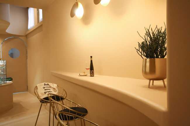 Interior Design and Branding for the Cannoncino pastry shop with sinuous shapes