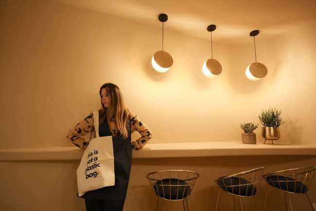 Interior Design and Branding for the Cannoncino pastry shop with sinuous shapes