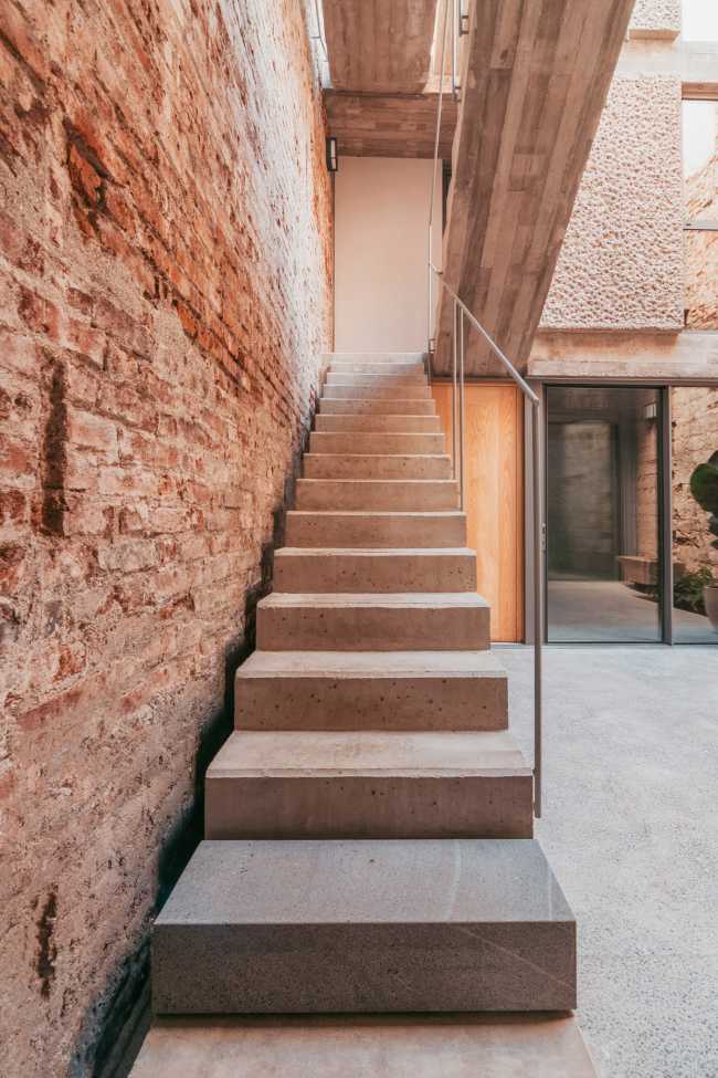 Casa La Toscalera. The evolution of a traditional Canarian house-patio but without erasing the essence of the place