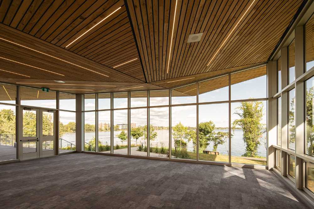 The Baie-de-Valois Nautical Center in Pointe-Claire commemorates Montreal's iconic islands