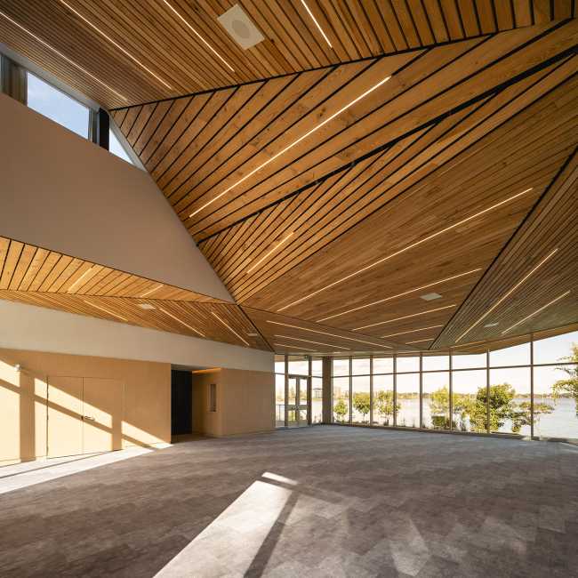 The Baie-de-Valois Nautical Center in Pointe-Claire commemorates Montreal's iconic islands