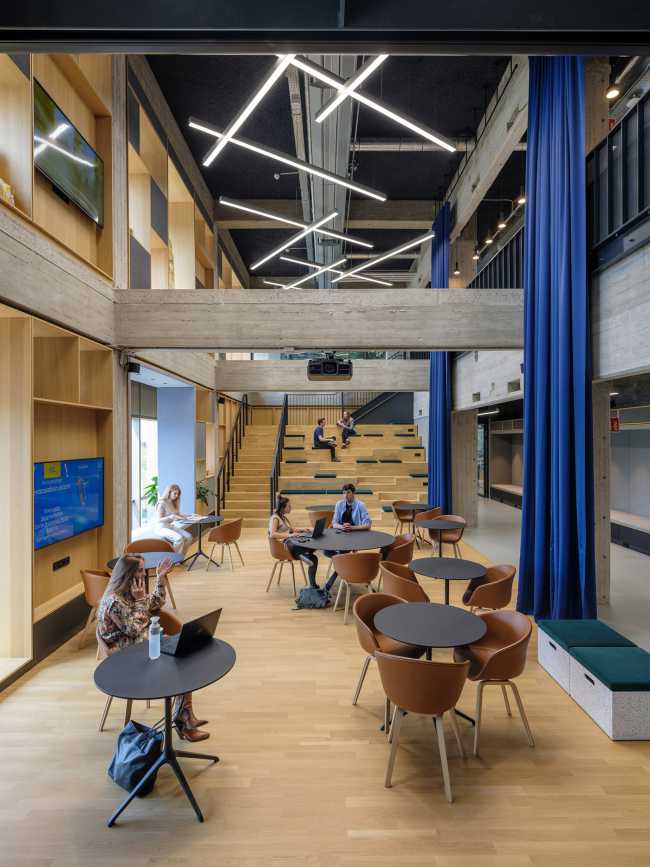 The restoration of an architecturally valuable building for the new headquarters of Unilever Benelux in the heart of Rotterdam