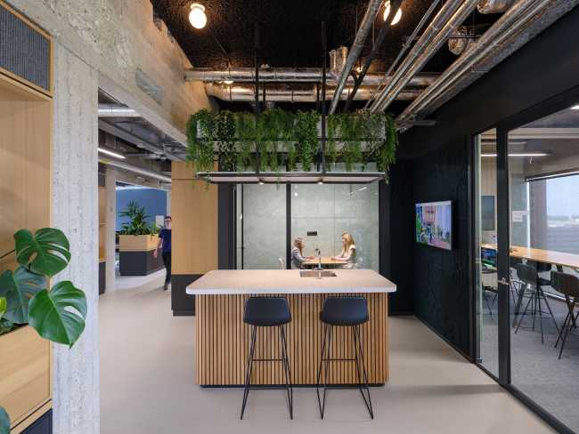 The restoration of an architecturally valuable building for the new headquarters of Unilever Benelux in the heart of Rotterdam