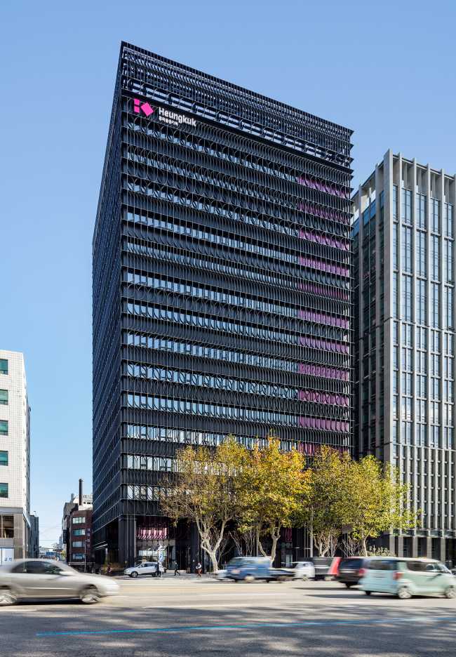 Linear patterns for the Heungkuk Tower Busan facade that is colored in black and fuchsia