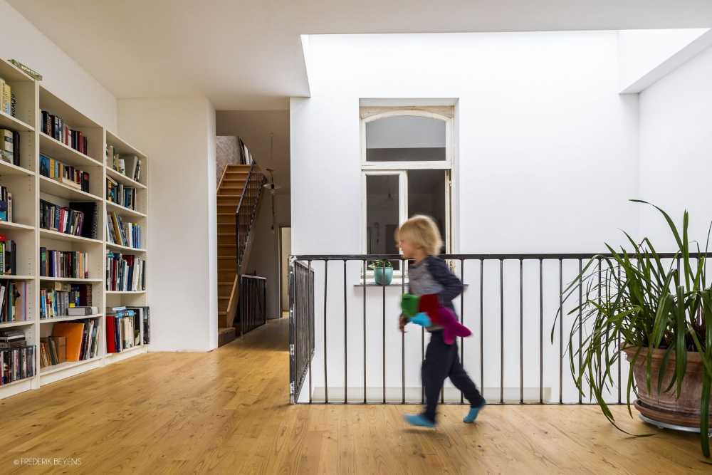 Quattro famiglie e una visione condivisa. Da stazione di polizia a cohousing responsabile e verde