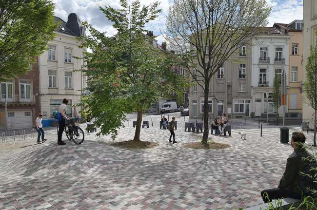 Artichaut: more public square, less street. Restoring through architecture the hierarchy between human and machine