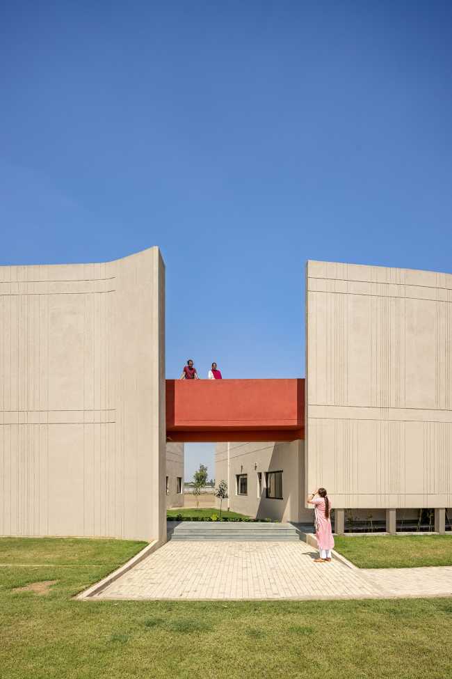 St Martha Bethany Vidyalaya School Phase 1, the ideal constructive envelope for the context
