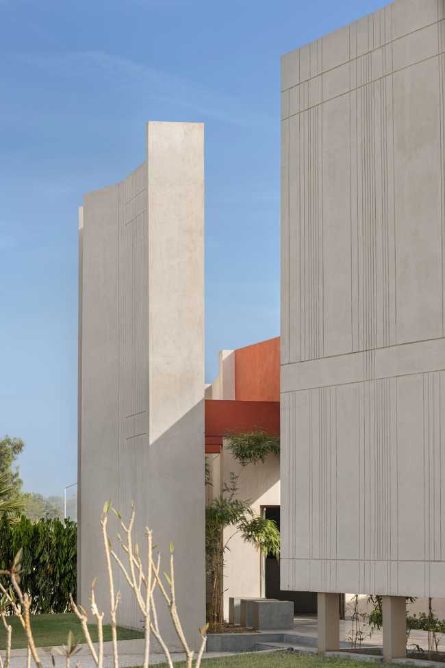 St Martha Bethany Vidyalaya School Phase 1, the ideal constructive envelope for the context