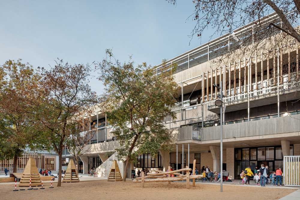Escola La Mar Bella and its renovation which doubles its capacity