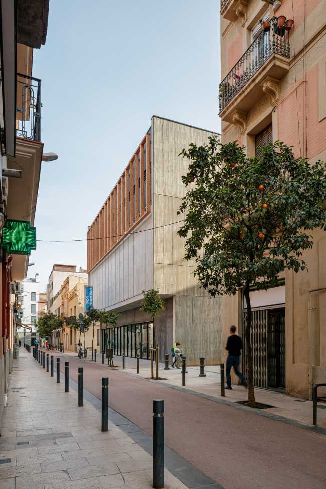 Escola La Mar Bella and its renovation which doubles its capacity
