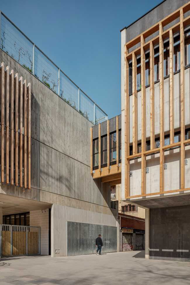 Escola La Mar Bella and its renovation which doubles its capacity