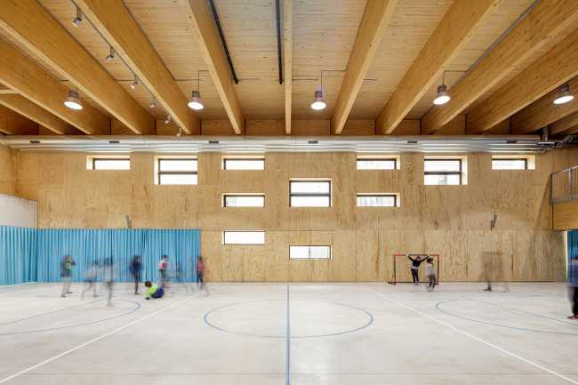 Escola La Mar Bella and its renovation which doubles its capacity