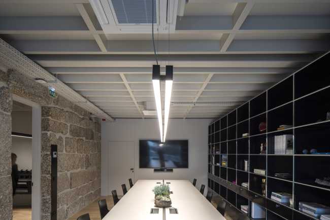 New headquarters of Castro Group. A contemporary architectural intervention that preserves authenticity and the