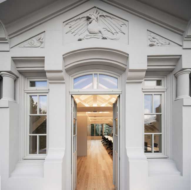 New headquarters of Castro Group. A contemporary architectural intervention that preserves authenticity and the