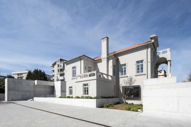 New headquarters of Castro Group. A contemporary architectural intervention that preserves authenticity and the