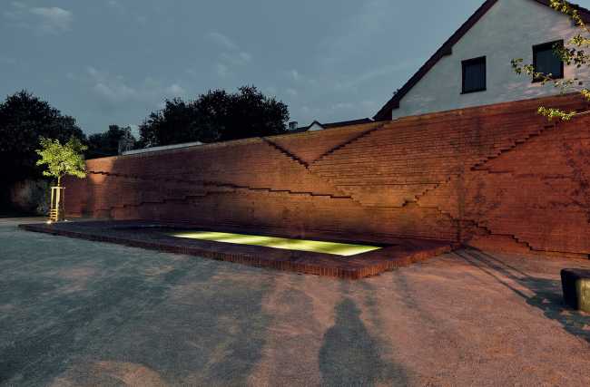 Superpower Wall,