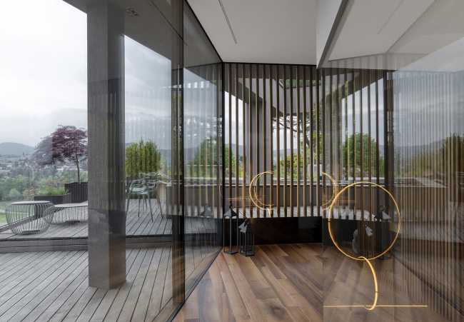Living on the hills of Turin, in a contemporary villa design
