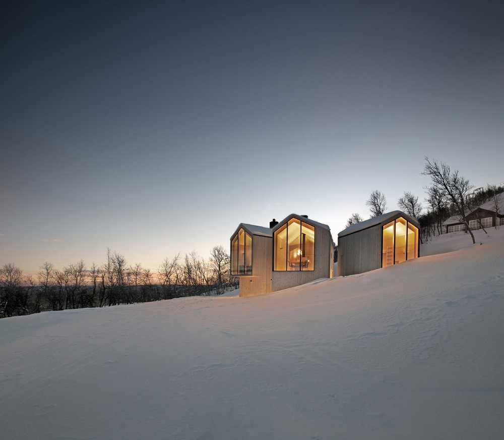 The beauty of the Split View Mountain Lodge between form and materiality