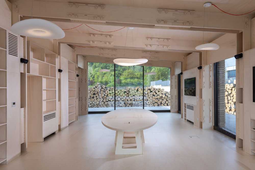 Vigolungo Showroom & Offices Channel: technological innovation and sustainable architecture