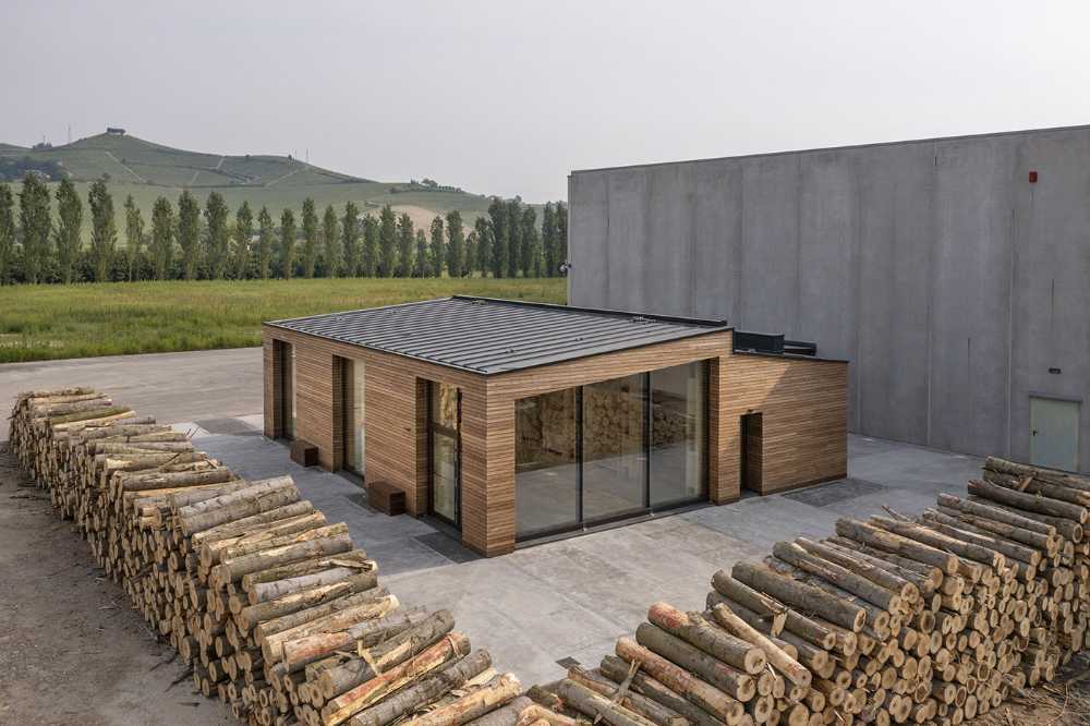 Vigolungo Showroom & Offices Channel: technological innovation and sustainable architecture