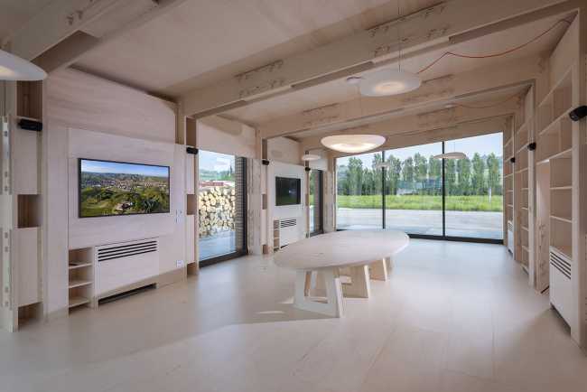 Vigolungo Showroom & Offices Channel: technological innovation and sustainable architecture