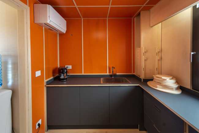 Vigolungo Showroom & Offices Channel: technological innovation and sustainable architecture