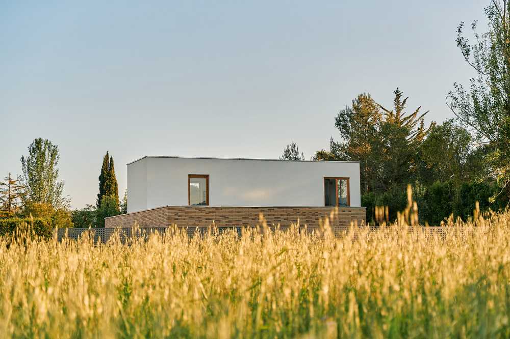 House in Massís del Garraf | Bioclimatic strategies for a Zero-energy villa
