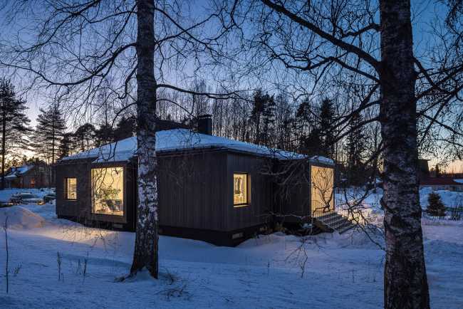 Pokrinniemi House and its original cross-shaped space. Four different views of the precious landscape