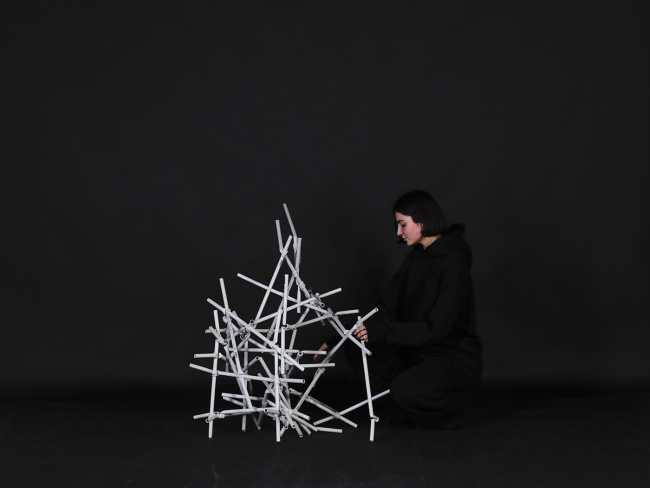 Emotional Space. A reflection on the relationships between space, body, and movement