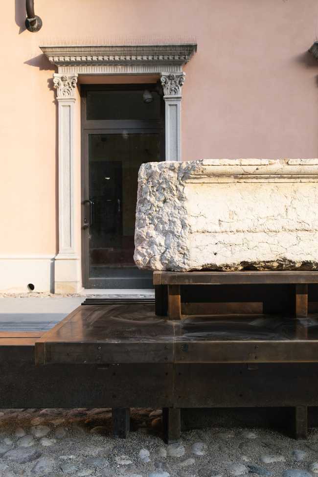 Restyling of Piazza Leon Battista Alberti in Mantua. A new unified perception to read the signs of time