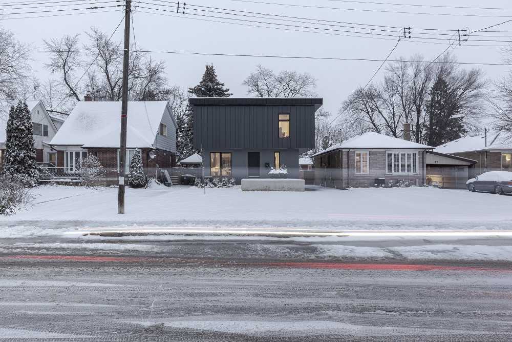 Formal simplicity of Albers House as a remedy to a cluttered environment: an example of a home that inspires optimism