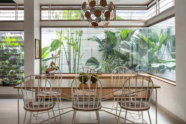 Aadyam. A variegated and generous house that embraces polarity