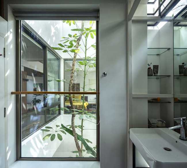 Aadyam. A variegated and generous house that embraces polarity
