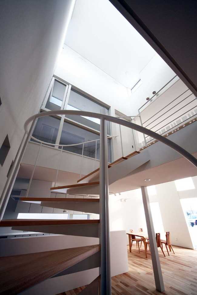 Air, light, and privacy for the inhabitants of the Breeze Box residence