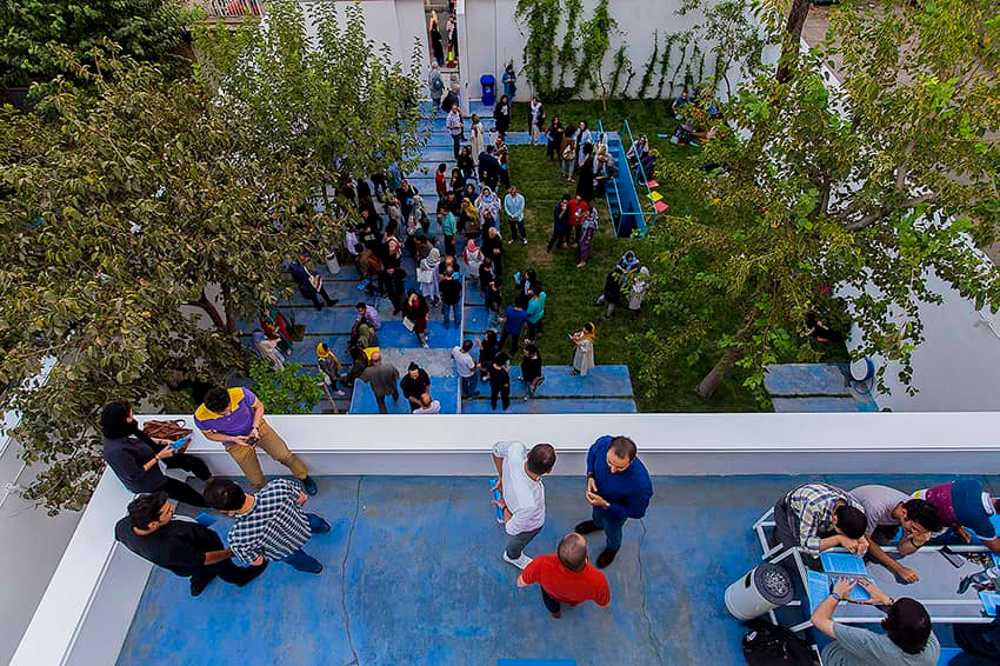 Nabshi Gallery a Teheran: conversione di un edificio moderno in un centro d'arte