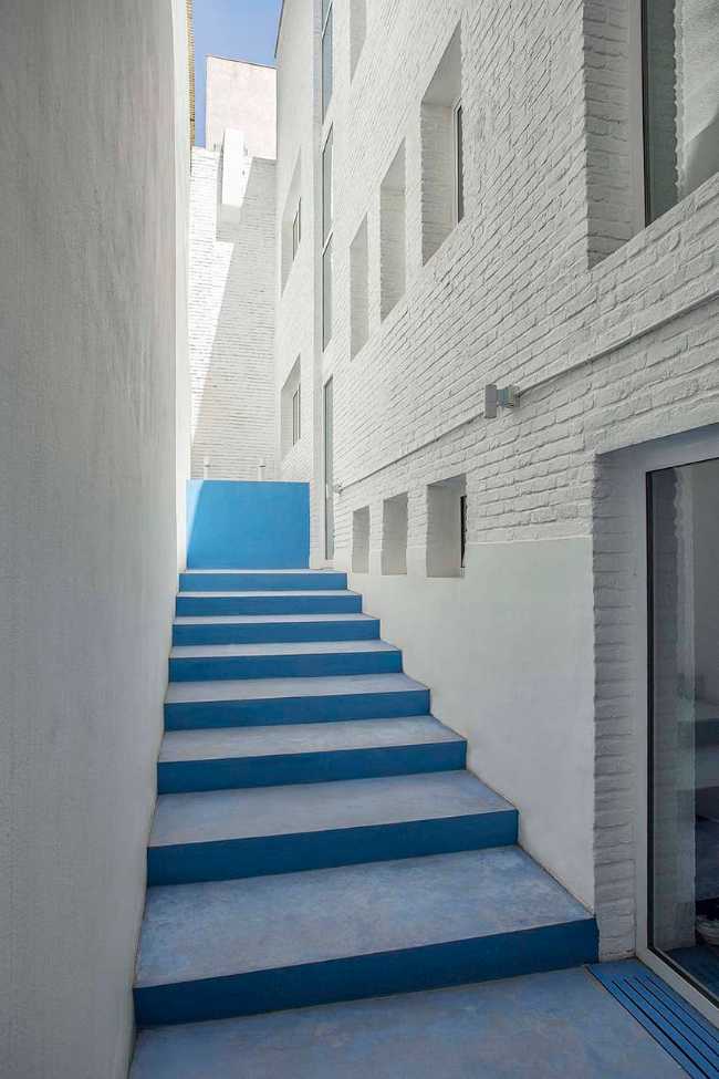 Nabshi Gallery a Teheran: conversione di un edificio moderno in un centro d'arte