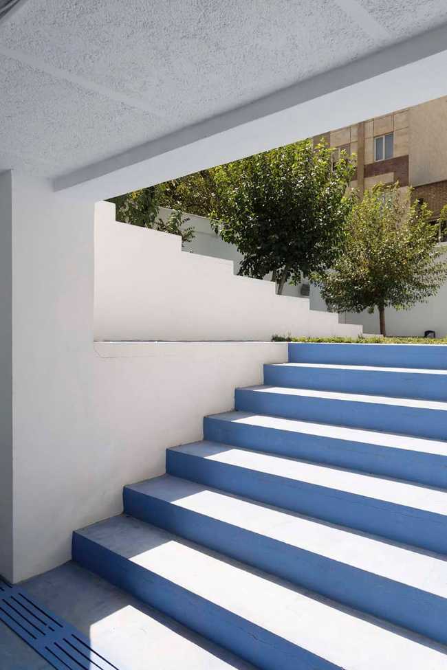 Nabshi Gallery a Teheran: conversione di un edificio moderno in un centro d'arte